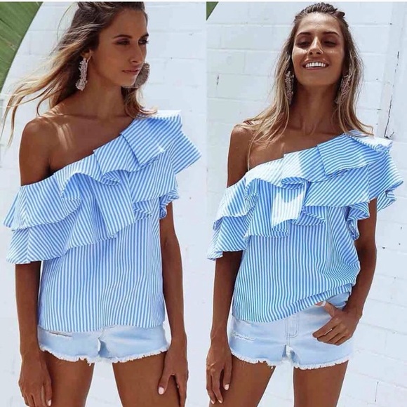 ✳️💠💠💠✳️✳️ off shoulder Ruffles 🔴Blue Top - Picture 3 of 3